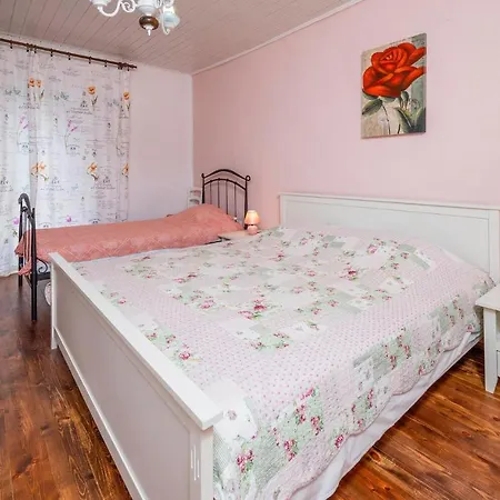 Tatil Evi In Krnica With Wifi *